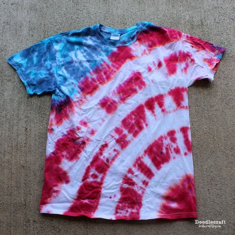 Doodlecraft: Patriotic Stripes Tie Dye Shirt! Tie Dye Shirts Patterns, Ty Dye, Tye And Dye, Diy Tie Dye Shirts, Tie Dye Party, Tie Dye Crafts, Diy Tie, Tie Dye Techniques, How To Tie Dye