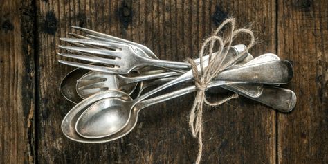 Vintage Silverware Crafts - Repurpose Old Silverware Silverware Photography, Vintage Silverware Crafts, Altered Spoons, Flatware Crafts, Cottage Details, Silver Spoon Jewelry, Cutlery Art, Silverware Crafts, Fun Diy Craft Projects