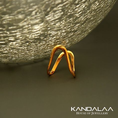 Vanki Ring Gold Plain, Vanku Rings Gold, Vanki Ring Design, Rings Models, Vanki Designs Jewellery, Vanki Ring, Rings Ladies, Antique Gold Bracelet, Hand Jewelry Rings