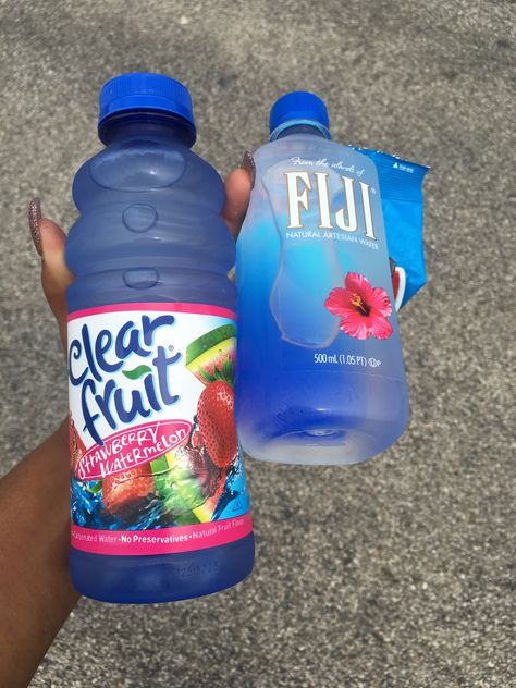 Essentials clear fruit and Fiji Clear Fruit, Healthy Water Drinks, Junk Food Snacks, Healthy Water, Fruit Water, Healthy Drinks Recipes, Pretty Drinks, Food Drinks Dessert, Food Goals