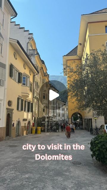 Kacie Rose on Instagram: "Easy to reach, beautiful, & yummy food - twist my arm 😏 . . . #bolzano #bolzanoitaly #dolomites #dolomiti #visititaly #travelitaly #lifeinitaly" Bolzano Italy, Visit Italy, Amalfi Coast, Amalfi, Italy Travel, Places To See, Yummy Food, Twist, Holidays