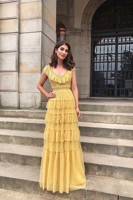 Yellow Prom Dresses, V Neck Long Dress, Yellow Prom, Retro Yellow, Look Formal, Prom Dresses Yellow, Two Piece Homecoming Dress, Long Sleeve Prom, Burgundy Prom Dress