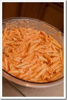 EXACTLY like the four cheese ziti at Olive Garden, and wayyy cheaper to make on your own. I HIGHLY recommend this amazing, cheesy pasta dish! Pasta Alfredo Sauce, Resep Pasta, Pasta Alfredo, Diner Recept, Cheesy Pasta, Fettuccine Alfredo, Baked Ziti, Think Food, Olive Garden