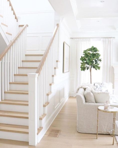 White Staircase, White Stairs, Hardwood Stairs, Diy Staircase, House Staircase, Staircase Remodel, Wood Staircase, Stair Remodel, Staircase Decor