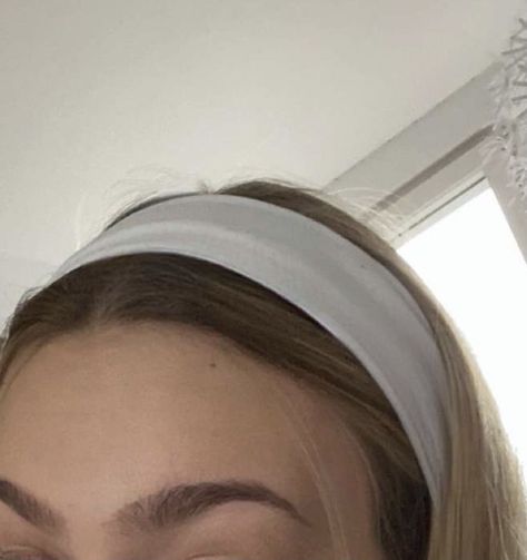 Sport Hair, Stretchy Headbands, Hair Bands, French Girl, Aesthetic Hair, Headbands For Women, Old Money, Hair Band, Hair Goals