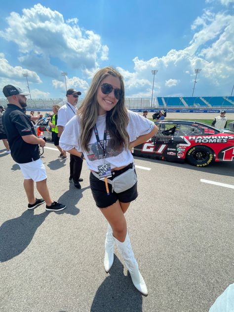 #nascar #ootd #races #casual #casualoutfit #cowboyboots #whiteboots Nascar Outfit For Women Winter, Nascar Wife Outfit, Race Day Outfits Nascar, Indy Car Race Outfit, Raceway Outfit, Nascar Race Outfit, Race Day Outfits Indy 500, Race Track Outfit Women, Nascar Race Day Outfits Women