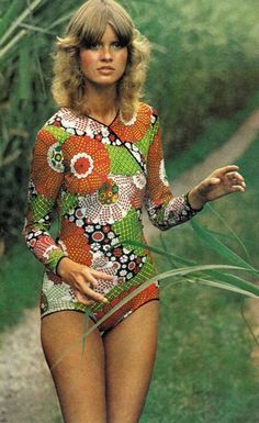 1960's fashion #1960s fashion #70sfashion Fashion 1970s, 60s 70s Fashion, 60s And 70s Fashion, Seventies Fashion, 70’s Fashion, 1970s Fashion, 1960s Fashion, Fashion Weeks, Moda Vintage