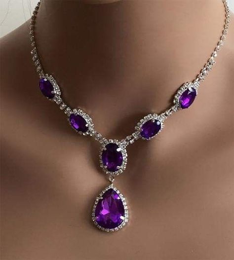 قلادات متدلية, Expensive Jewelry Luxury, Jewelry Set Design, Kendra Scott Necklace, Purple Jewelry, Necklace Bridal, Purple Necklace, Turkish Jewelry, Expensive Jewelry