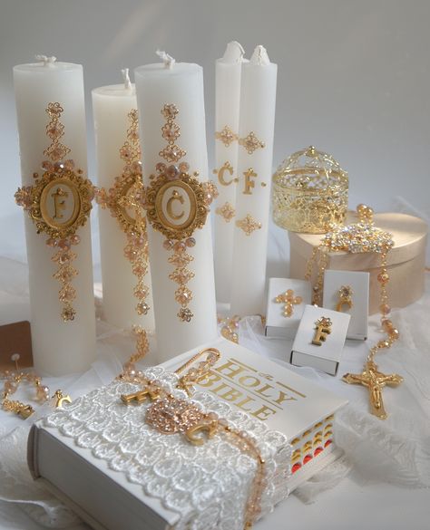 Catholic Wedding Decor, Wedding Essentials Set, Gold Wedding Ceremony, Wedding Day Accessories, Bible Search, Wedding Fancy, Catholic Wedding Ceremony, Wedding Accesories, Catholic Bible