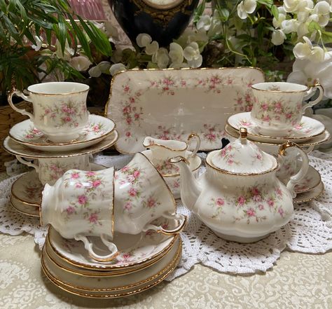 Royal Albert/ Paragon " Victorian Roses " tea set 6- tea cups 6- saucers  6- bread plates  1- tea pot 1- cream jug 1- sugar bowl  1- cake plate  All items in very good condition Tea Cup Holders Display, Coquette Tea Set, Pretty Dishes Dinnerware Sets, Cute Plates Set, Tea Collection Aesthetic, Chipped Tea Cup, Coconut Custard Cake Recipe, Aesthetic Tea Set, Tea Set Aesthetic