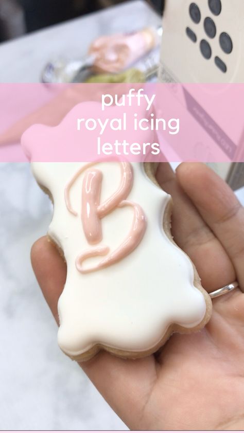 Learn to make puffy royal icing letters using one or two different consistencies #cookies #royalicing #royalicingcookies #royalicingrecipe #royalicingtransfers #sugarcookies #sugarcookiesrecipe How To Do Lettering On Cookies, Letter Cookies Decorated Birthday, Letter A Cookies Decorated, Cookies With Names Royal Icing, Lettering On Cookies, Puffy Royal Icing Letters, Royal Icing Letter Transfers, Decorating With Royal Icing Cookies, Cookie Decorating Fonts