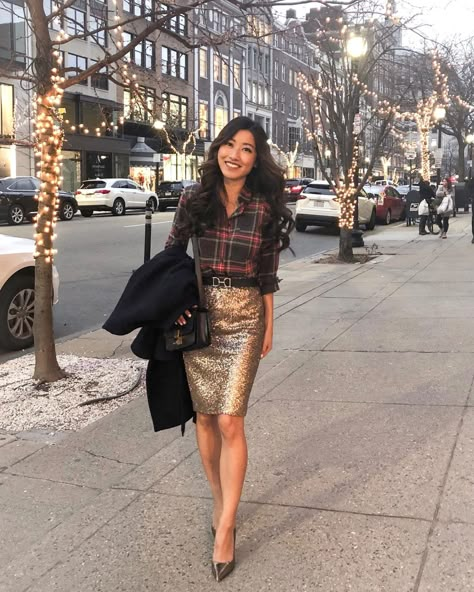 holiday party outfit // gold sequin skirt + plaid skirt // petite style Sequin Skirt Outfit Casual, Holiday Party Outfit Work, Sequin Skirt Outfit, Christmas Party Outfit Work, Office Party Outfits, Sequin Skirts, Xmas Party Outfits, Sequence Skirt, Sequins Skirt