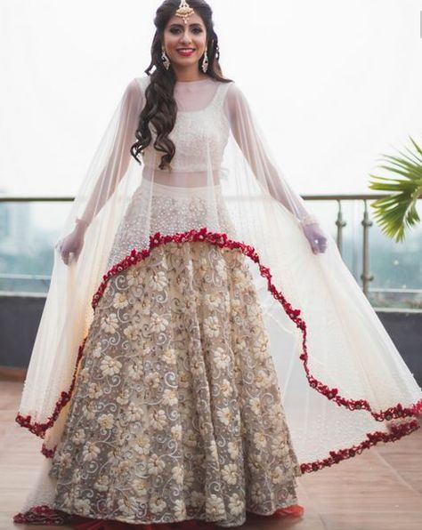 Cape Style lehenga dupatta style Indian Wedding Guest Dress, भारतीय दुल्हन संबंधी, Orang India, Cape Lehenga, डिजाइनर कपड़े, Oktoberfest Outfit, Lehnga Dress, Gaun Fashion, Desi Clothes