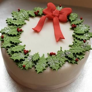 Christmas Cake Stand, Holiday Cake Decorating, Christmas Cake Designs, Christmas Cake Decorations, Xmas Cake, Classic Cake, Christmas Cupcakes, Christmas Cooking, Holiday Cakes