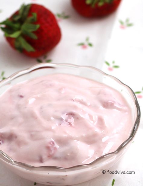 Strawberry Yogurt Recipes, Homemade Frozen Yogurt Recipes, Flavored Yogurt, Bagel Recipe Easy, Homemade Yogurt Recipes, Homemade Strawberry Jam, Yogurt Recipe, Freezer Jam, Homemade Almond Milk