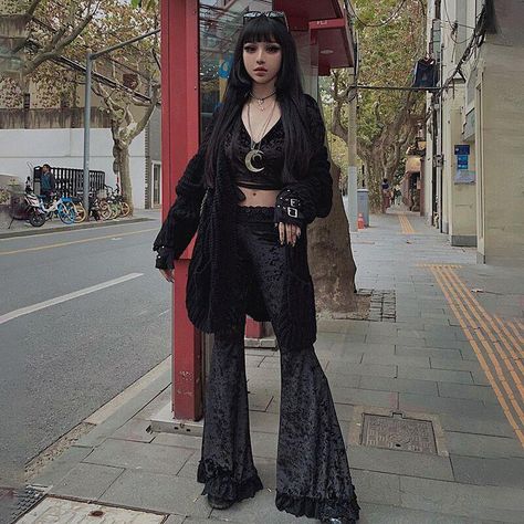 Black Lace Pants, Chica Dark, Lolita Outfit, Harajuku Aesthetic, Velvet Flares, Suede Pants, Looks Black, Bell Bottom Pants, Velvet Pants