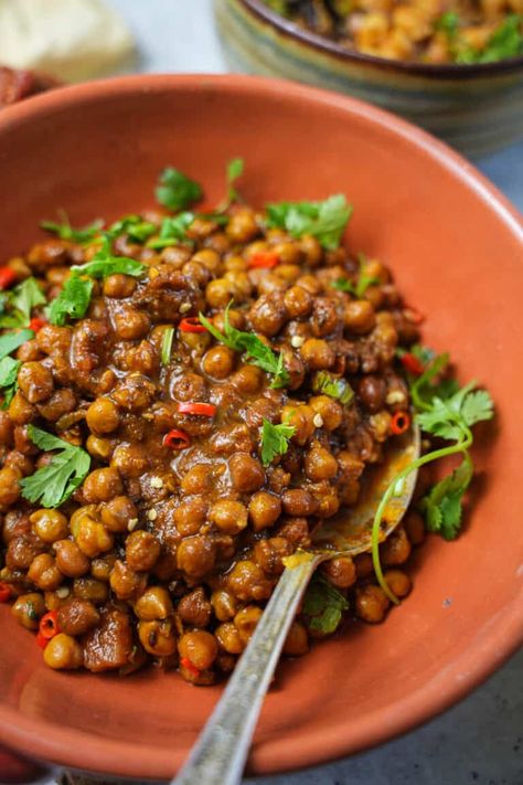 Sukha kala chana (Navratri black chickpea curry) Black Chana Recipe, Chana Recipe, Bean Dishes, Black Chickpeas, Using A Pressure Cooker, Dal Recipe, Quick Recipes Snacks, Chickpea Recipes, Chickpea Curry