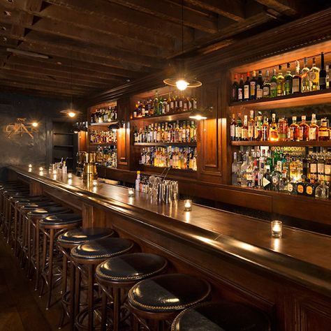 Explore the American Speakeasies Still Offering 1920s Intrigue Irish Bar, Pub Interior, Bar In Casa, Pub Design, American Bars, Bar Interior Design, Whiskey Bar, Bar Interior, Incubus