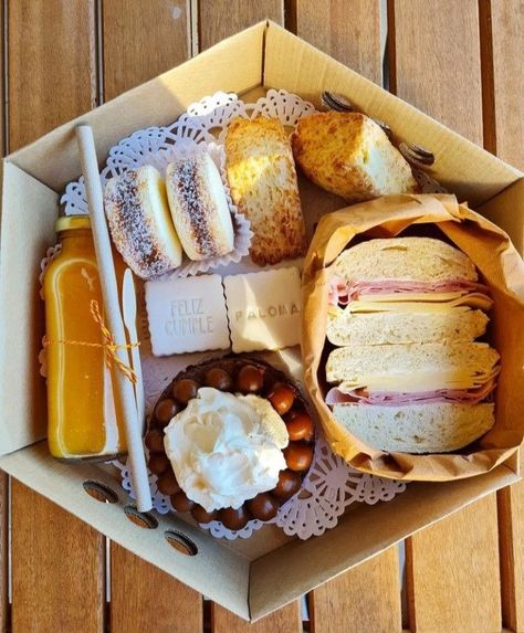 Box Dulces Ideas, Ideas Para Desayunos Sorpresa, Box Salado, Ideas Dia Del Padre Para Vender, Box Desayunos, Box Desayuno, Box Dulces, Box Dulce, Picnic Date Food