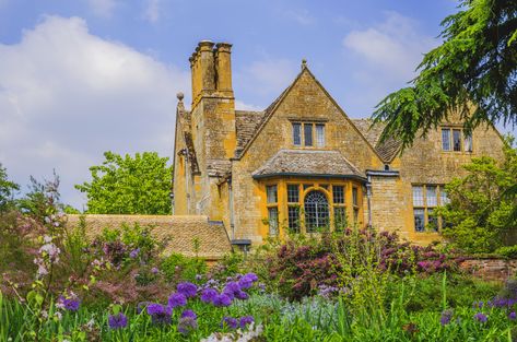 Mark Lane shares some ideas for recreating the famous Red Borders of Hidcote Manor in your garden at home, as well as giving them an interesting twist. Garden Reference, French Wine Regions, Manor Garden, Red Border, Garden Tours, The Cotswolds, Wine Region, Stonehenge, English Garden