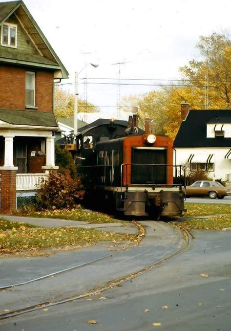 26 Images you'll want no part of. - Creepy Gallery Railroad Images, Abandoned Train, Scenic Railroads, Railroad Pictures, Ho Trains, Railroad Photography, Railroad Photos, Train Photography, Trainspotting