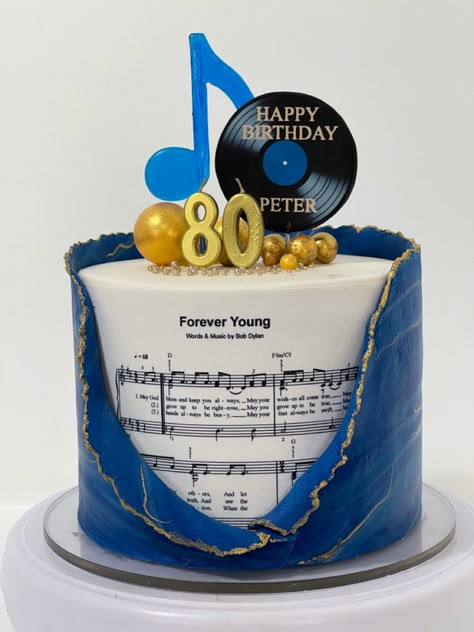 Fondant marble wrap with sugar glass note topper, custom made record happy birthday topper & gold chocolate spheres. Sheet music printed with edible ink. Record Cake Ideas, Dj Theme Cake, Birthday Cake Music Theme, Musical Birthday Cake, Musician Cake, Music Cake Ideas, Happy Birthday Singer, Music Birthday Cakes, Music Birthday Cake