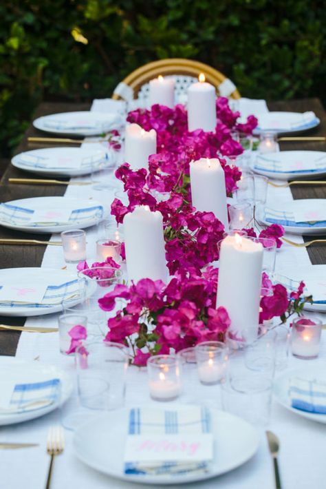 Table Decorations Casual, Greek Dinner Party Decorations, Greek Decorations Party, Greek Table Setting, Table Setting Ideas Casual, Birthday Dinner Party Table Settings, Birthday Dinner Table Decor, Greek Dinner Party, Outdoor Dinner Party Table