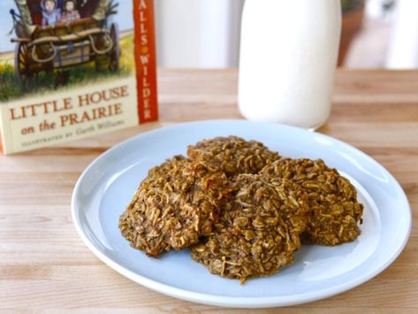 Laura Ingalls Wilder's Molasses Cookies Prairie Recipes, Old Fashioned Molasses Cookies, Colonial Recipe, Oat Cookie Recipe, Molasses Cookies Recipe, Recipe Scrapbook, American Recipes, Favorite Cookie Recipe, Molasses Cookies