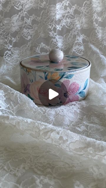 Tin Can Art, Tin Can Crafts, Can Crafts, Tin Can, Christmas Decor Diy, Tin, Diy Decor, Decoupage, Christmas Decorations