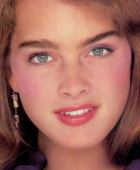 Brooke Shields 70s, 90s Model Aesthetic, Brooke Shields Young, Face Study, Belle Silhouette, Brooke Shields, Model Aesthetic, Beauty Icons, Brown Eyes