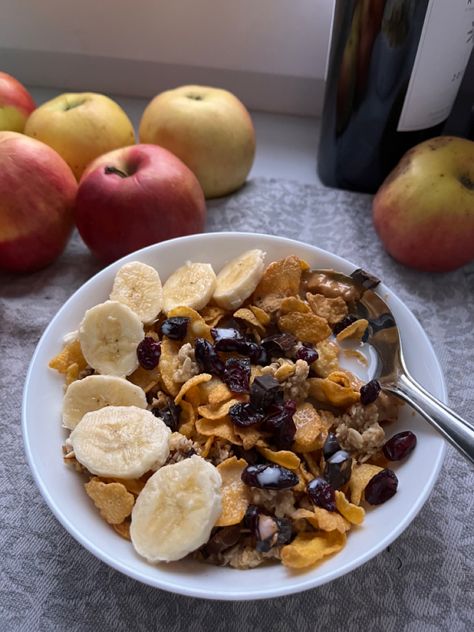 healthy meal it girl Delicious Healthy Breakfast Recipes, Delicious Healthy Breakfast, Fiber Cereal, Healthy Cereal Breakfast, Fruit Cereal, Fruit Chocolate, Healthy Cereal, Fruit Breakfast, Healthy Benefits