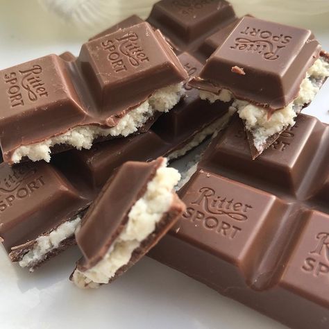 Chocolate Aesthetic, Ritter Sport, Think Food, 가을 패션, Pretty Food, Food Cravings, Cute Food, Aesthetic Food, Sweet Recipes