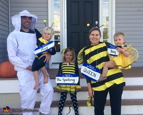 Family Bee Costume Ideas, Bumble Bee Family Costume, Family Bee Costumes, Bee Family Costume, Spelling Bee Costume, Family Costumes Diy, 2017 Halloween Costumes, Bumble Bee Costume, Halloween Camping