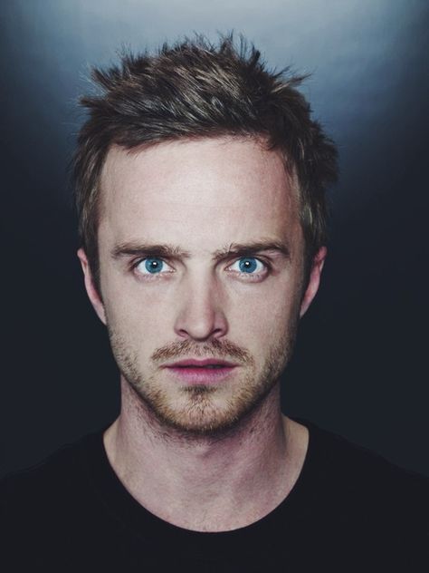 Aaron Paul from Breaking Bad  How come normal people can't be like this Breaking Bad Season 2, Breaking Bad Seasons, Breaking Bad Jesse, Aaron Paul, Kampot, Corte De Cabelo Masculino, Pink Men, Better Call Saul, Jesse Pinkman