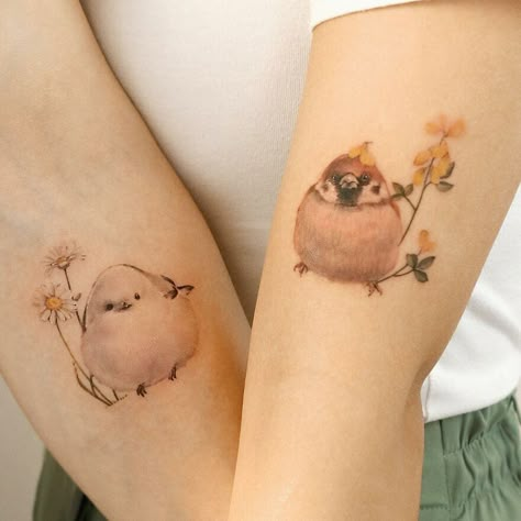 Watercolour Bird Tattoo, Watercolor Tattoo For Women Unique, Cute Bird Tattoos, Unique Pretty Tattoos Beautiful, Watercolor Tatoos, Peacock Drawings, Watercolor Animal Tattoo, Two Birds Tattoo, Colorful Bird Tattoos