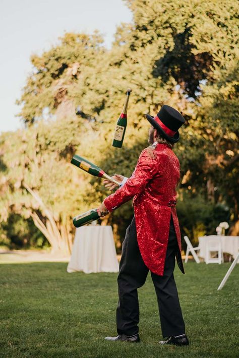 Strolling Entertainment - Circosphere Outdoor Carnival, Mime Clown, Stilt Walker, Circus Performer, Circus Performers, County Fair, Stilts, The Magicians, Circus