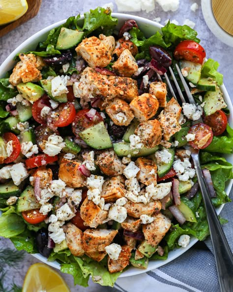 Greek Salad With Chicken, Toasted Chickpeas, Best Greek Salad, Greek Chicken Salad, Greek Dressing, Greek Salad Dressing, Quick Meal Prep, Salad With Chicken, Crunchy Salad