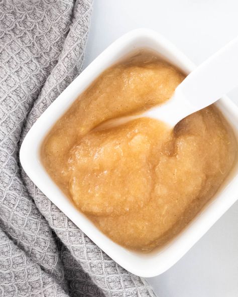 Pear Purée with Optional Cinnamon - My Baby Eats Pear Baby Puree, Baby Food Combinations, Starting Solid Foods, Pear Puree, Roasted Pear, Baby Cereal, Starting Solids, Baby Foods, Baby Puree