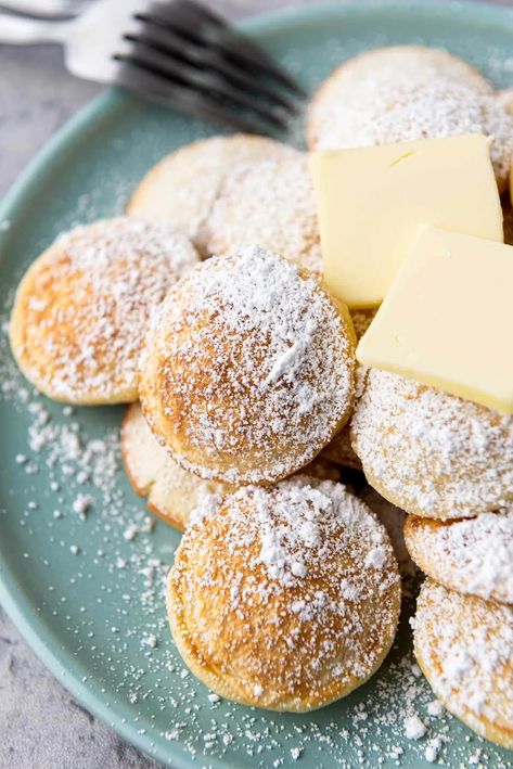 Want to make Poffertjes? These Dutch mini pancakes are delightfully light and fluffy, and perfectly sweet when topped with powdered sugar! Poffertjes Recipe Easy, Pancake Maker Recipes, Poffertjes Recipe, Mini Pancakes Recipe, Mini Dutch Pancakes, Mini Pancake Maker, French Pancakes, Recipes Southern, Pancake Maker