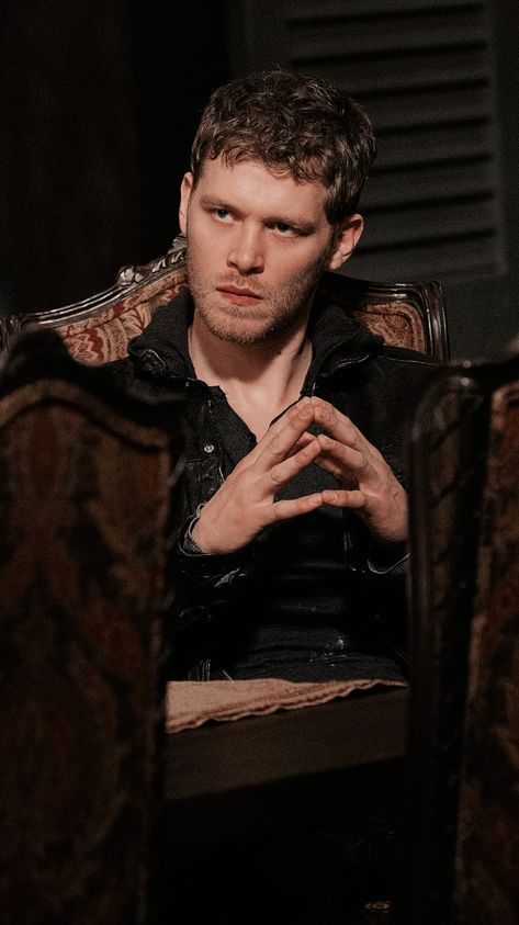 Joseph Morgan Wallpapers, Klaus Mikaelson Wallpaper, The Originals Klaus, Klaus From Vampire Diaries, Klaus The Originals, The Mikaelsons, Klaus And Caroline, Vampire Diaries Movie, Vampire Diaries Guys