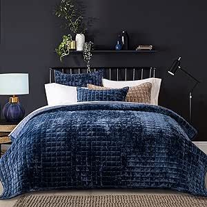 RECYCO Luxury Velvet Quilt Set King Size, Lightweight Velvet Comforter Set, Oversized Bedspread Coverlet Quilted Bedding Set, with 2 Matching Pillow Shams, for All Season, Navy Blue King Size Comforter Sets, Quilted Bedding, Velvet Comforter, Teal Bedroom, Velvet Bedding Sets, King Size Bedding Sets, Velvet Quilt, Quilt Comforter, Velvet Bed