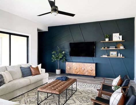 Blue Accent Wall Living Room, Blue Walls Living Room, Navy Living Rooms, Feature Wall Living Room, Blue Accent Walls, Accent Walls In Living Room, Wallpaper Accent, Wallpaper Accent Wall, Living Room Tv Wall