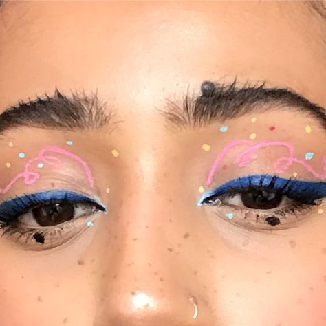 Confetti Makeup, Mauve Makeup, Cool Makeup Looks, Colorful Eye Makeup, Makeup Eye Looks, Creative Eye Makeup, Creative Makeup Looks, Kiss Makeup, Contour Makeup