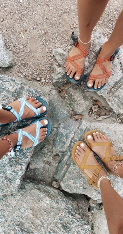 Granola Girl Sandals, Granola Sandals, Aesthetic Camp Outfits, Granola Girl Accessories, Gronala Girl Outfit Aesthetic, How To Be A Granola Girl, Granola Girl Summer Aesthetic, Camp Girl Aesthetic, Chaco Sandals