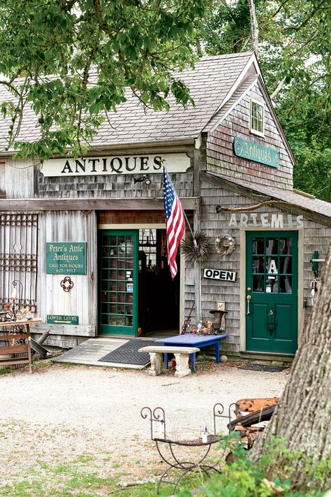 A Hidden Beauty | Exploring the Farm Coast of Massachusetts and Rhode Island Summer Drive, Rhode Island Travel, Tiny House Village, Massachusetts Travel, East Coast Road Trip, New England Travel, Magical Land, Block Island, Hidden Beauty