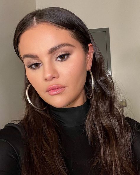 Selena Gomez Selfies, Selena Gomez 2023, Selena Gomez Birthday, Selena Gomez Makeup, Selena Gomez Album, Coldplay Concert, Look At Her Now, Selena Gomez Photoshoot, Selena Gomez Outfits