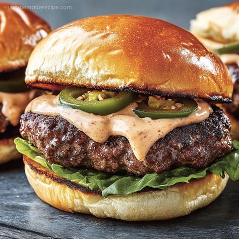 Best Beef Burger Recipes, Grilled Smash Burgers, Vegetarian Smash Burger, Best Cheeseburgers, Healthy Burgers Recipe, Fun Burger Ideas, Jalapeno Burgers Recipe, Smash Burgers Recipe, Korean Burger Recipe