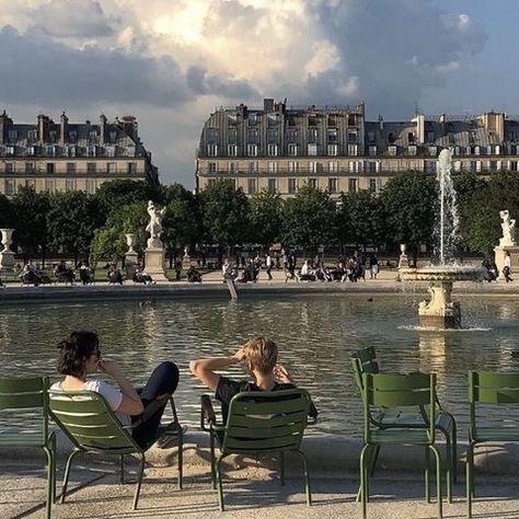 Paris Vibes, Jardin Des Tuileries, Parisian Life, Paris Aesthetic, Living In Paris, City Aesthetic, Paris Travel, Pretty Places, Travel Aesthetic