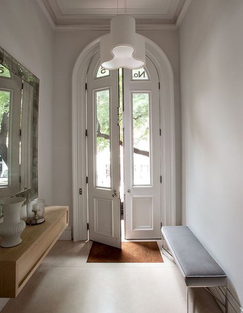 Grand curved front door. Brownstone Interiors, Brooklyn Brownstone, Pinterest Images, Entry Way, Decorating Small Spaces, Cheap Decor, Cheap Home Decor, House Inspo, Luxury Home Decor