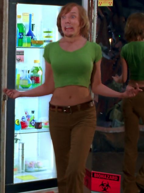 Female Comicon Costumes, 90s Inspired Halloween Costumes Women, Woman Shaggy Costume, Shaggy Womens Costume, Shaggy Costume Female Scooby Doo, Womens Shaggy Costume, Woman Costumes Ideas, 90s Movies Halloween Costumes, Shaggy And Scooby Costumes Couple